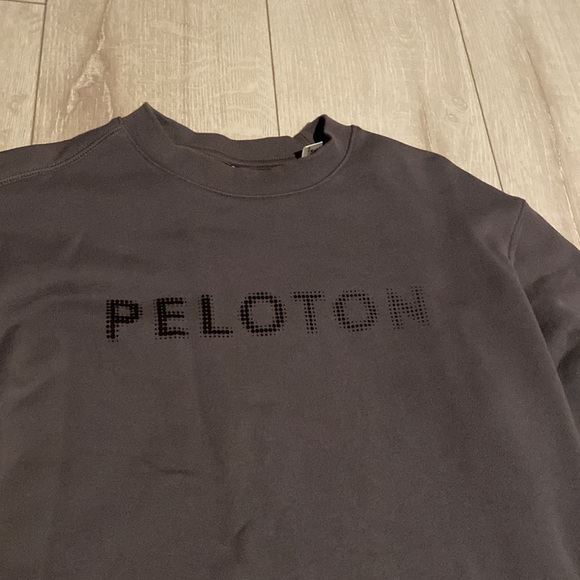 Adidas X Peloton crew sweatshirt (gender neutral) - Picture 5 of 7